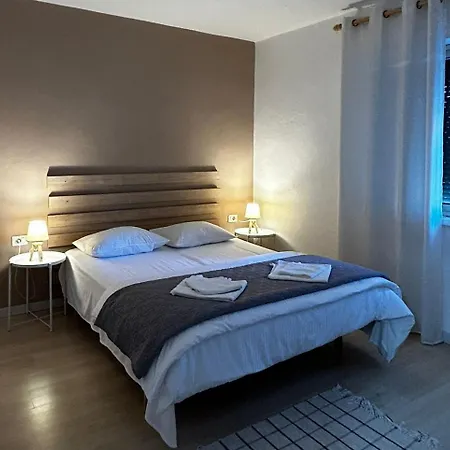 Apartment Centre In